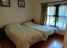 Lovely Sea View 2-Bed Apt in Rineen Sleeps 4 4