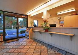 Super 6 Inn & Suites 2