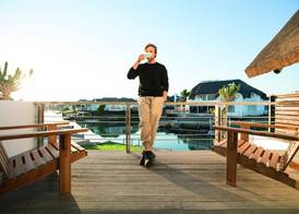 CANAL HOUSE: waterfront property to rent 3