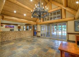 Blackcomb Springs Suites by CLIQUE 2