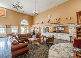 Days Inn & Suites by Wyndham Beeville 4