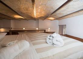Trevi Fountain - Lovely Loft Apartment 2