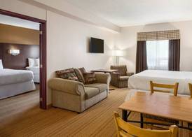 Days Inn by Wyndham Leamington 4