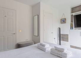 Bright 2 Bedroom Flat in Lambeth With Balcony 3