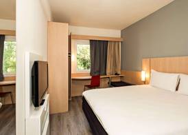 ibis Pilar 2