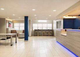 Microtel Inn & Suites by Wyndham New Ulm 5