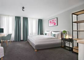 Hotel Rotkreuzplatz 3