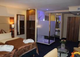 Grand Hotel Empire 4
