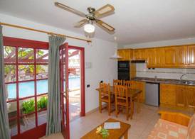 Bungalows Castillo Club Lake 4