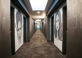 BLVD HOTEL & SUITES 2