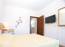 Apartment 1969 4
