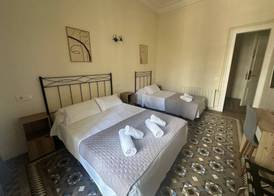 Hostal Balmes Centro 3