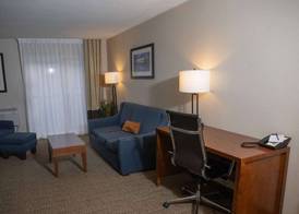 Comfort Inn & Suites Erie - Splash Lagoon Indoor Waterpark 5
