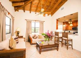 Clarion Suites Roatan at Pineapple Villas 4