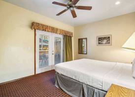 Roundhouse Resort 4