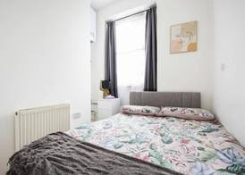 Charming London Apartment Near Hyde Park 2