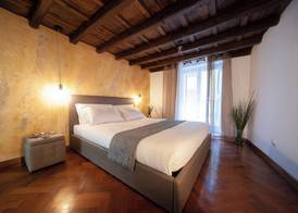Navona Jacuzzi Apartment 2