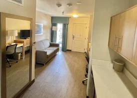Red Roof PLUS+ & Suites Tampa - Busch Gardens 5