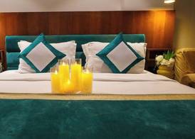 Club Emerald 4