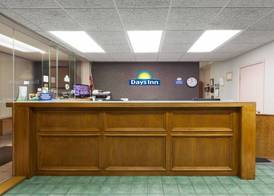 Days Inn by Wyndham Norman 2