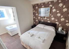 Swan Lake Hotel 4