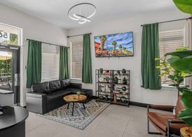 Baybreeze Apartments by Lowkl 4