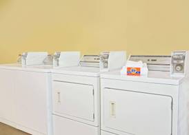 Days Inn by Wyndham Orlando Airport Florida Mall 5