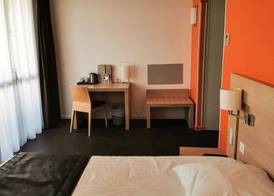 Esatitude Hotel 3