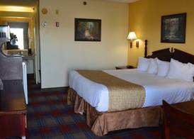 Travelodge by Wyndham Montgomery East 3
