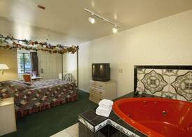 Days Inn by Wyndham Riverside Tyler Mall 5