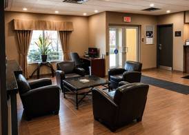 Ramada by Wyndham Trenton 3
