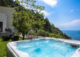 Villa Donna Rachele - Sea View Jacuzzi and Free Parking 5