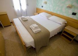 Hotel Enna Rimini 4