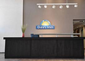 Days Inn by Wyndham Zarate 3