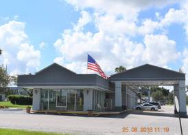 Super 8 by Wyndham Ocala I-75 4
