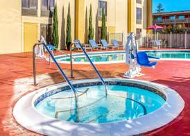 La Quinta Inn & Suites Oakland Airport Coliseum 2