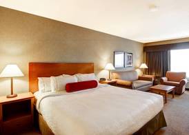 Ramada by Wyndham Ponoka 4