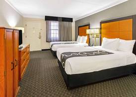 La Quinta Inn by Wyndham Santa Fe 5