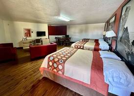 Super 8 by Wyndham Athens TX 5