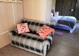 Ibis Place Guest House 2