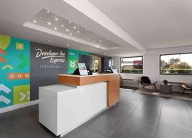 Travelodge by Wyndham Orlando Lake Buena Vista South 2