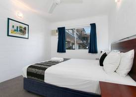 Cairns City Palms 2