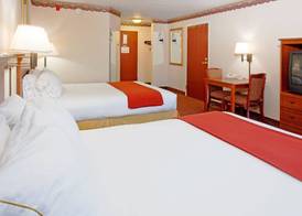 Holiday Inn Express HILLSVILLE by IHG 4