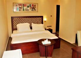 Four Season GUESTHOUSE 3