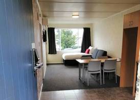 Stanley Apartments 5