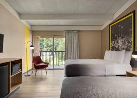 Super 8 by Wyndham Macon GA 5