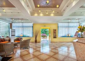 Atrium Hotel 3