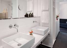 Hotel AMANO Grand Central 2