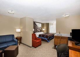 Super 8 by Wyndham Altoona 4
