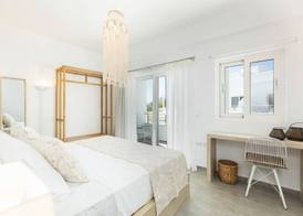Cyano Hotel 5